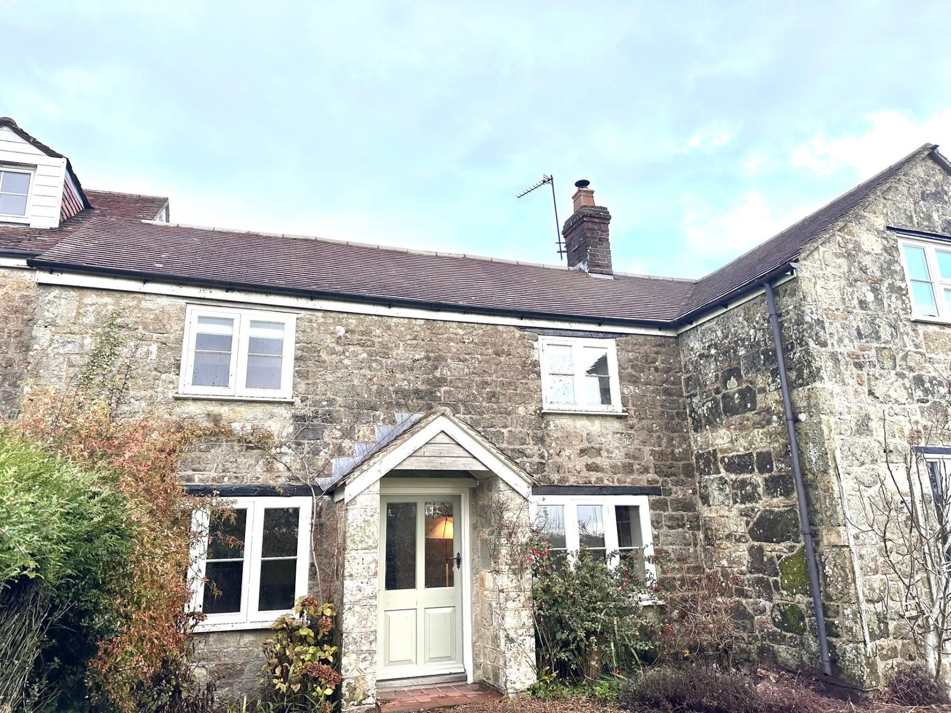 After, Period cottage roof, moss & lichen treated, Roof Cleaning, Dorset – Dorset Exterior Cleaning
